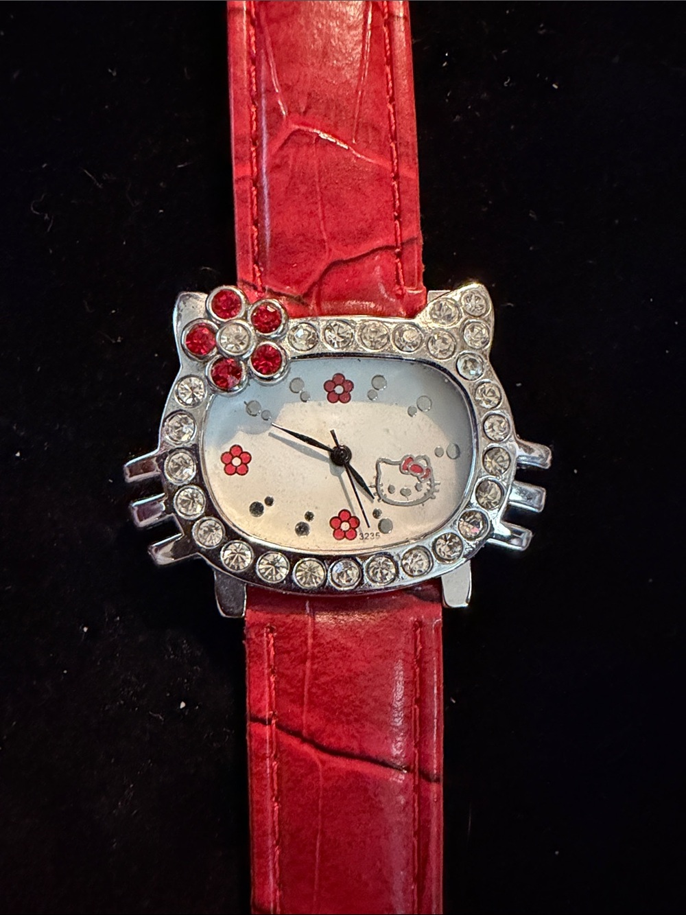 Red Hello Kitty Style Crystal Accent Women's Watch New Battery